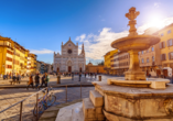 Der Grundstein der Basilica di Santa Croce soll der Legende nach vom heiligen Franz von Assisi höchstpersönlich gesetzt worden sein.