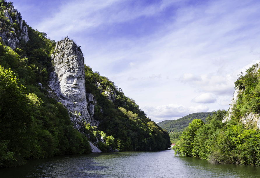 Die Statue des Dakerkönigs Decebalus ist ca. 55 Meter hoch und zugleich die höchste Felsskulptur in Europa. 