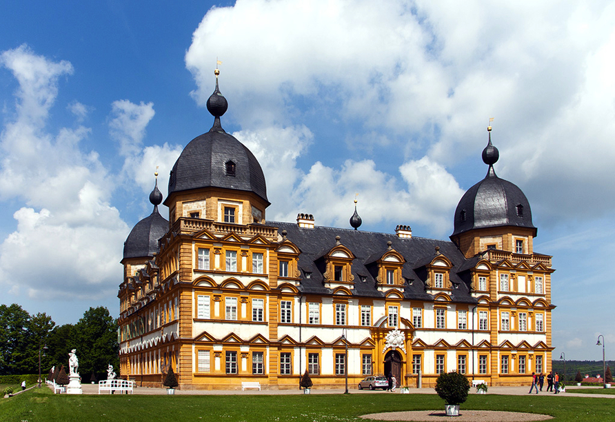 Auch das Schloss Seehof, nahe der Stadt Bamberg, ist einen Besuch wert.