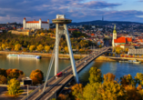 Der hohe Aussichtsturm in Bratislava wird von den Einwohnern 