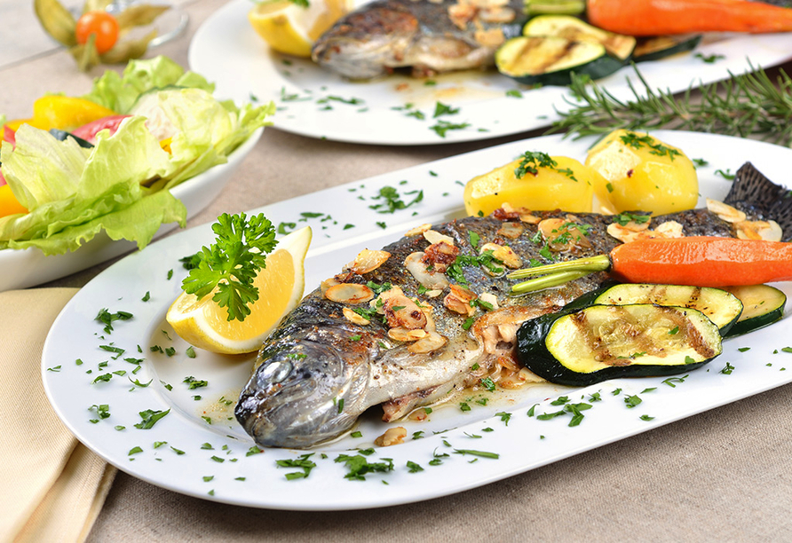 An der Ostsee können Sie täglich frischen Fisch essen.