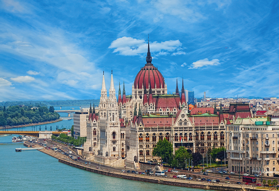 Das Parlamentsgebäude in Budapest ist beeindruckend.