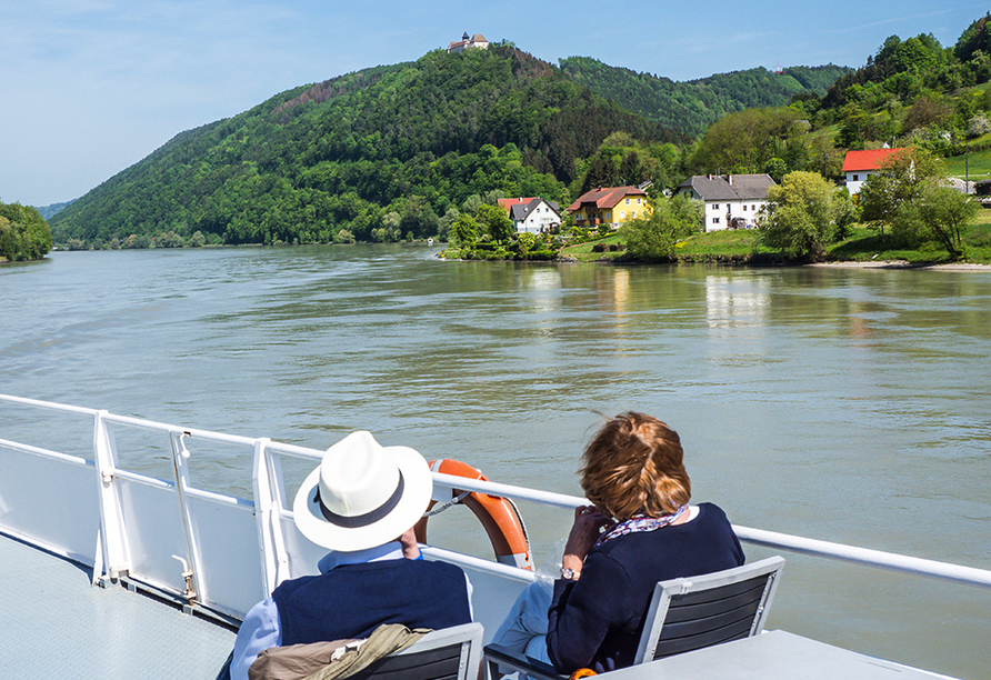 Entlang der reizvollen Landschaft der Donau bieten sich traumhafte Ausblicke.