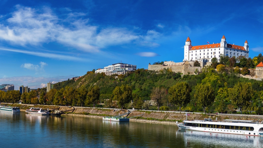 Bratislava mit der Burg Hrad