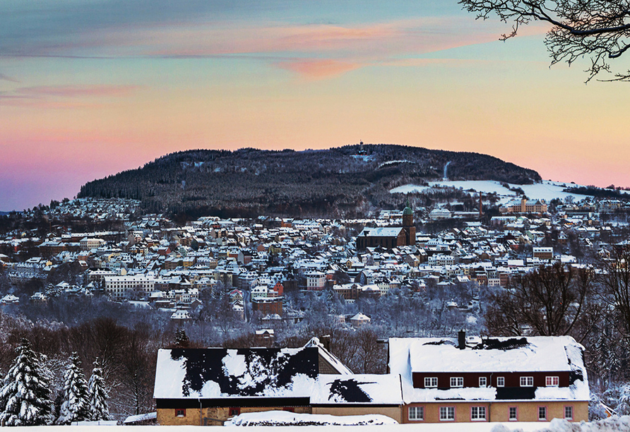 Im Winter verwandelt sich der Pöhlberg in Annaberg-Buchholz zur perfekten Rodelpiste.