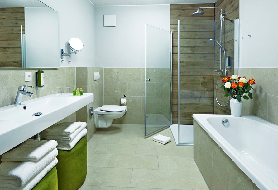 Beispiel eines Badezimmers des Dorint Resorts Baltic Hills Usedom
