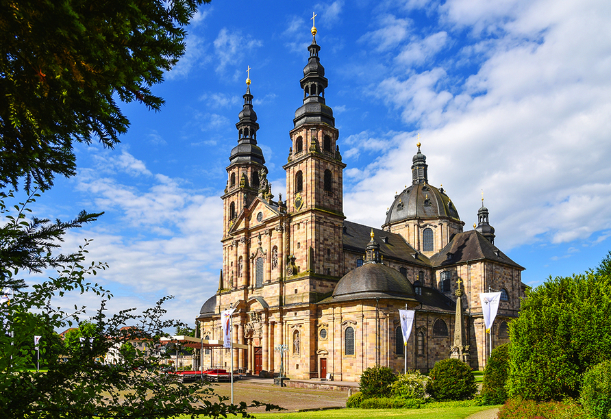 Besuchen Sie die Stadt Fulda mit ihrem Wahrzeichen, den Dom St. Salvator.
