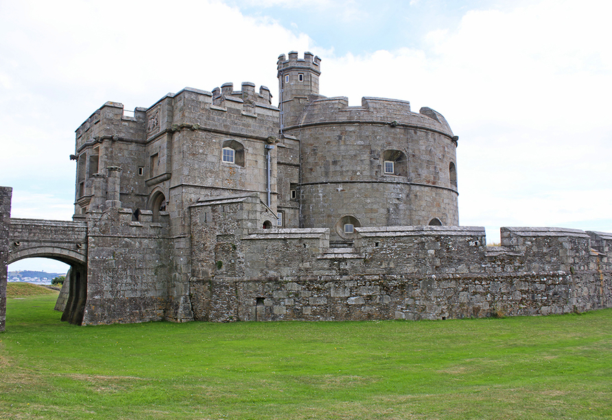 In Flamouth befindet sich das eindrucksvolle Pendennis Castle.