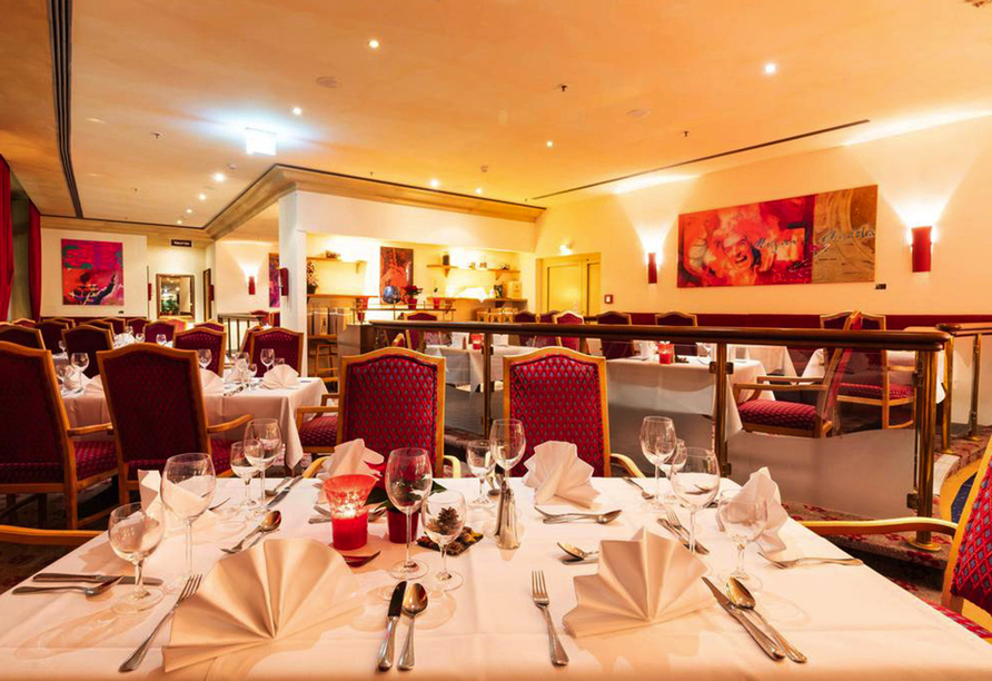 Lassen Sie sich im Restaurant mit köstlichen Speisen verwöhnen.
