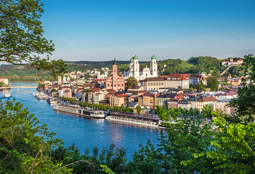 In der bezaubernden Drei-Flüsse-Stadt Passau beginnt Ihre Flusskreuzfahrt.
