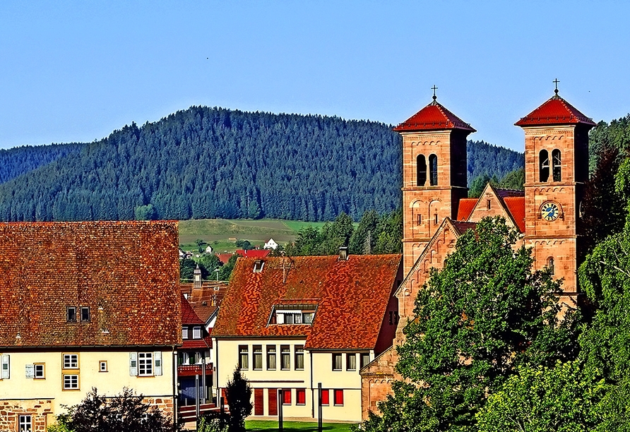 Besuchen Sie das romantische Kloster Reichenbach in Baiersbronn.
