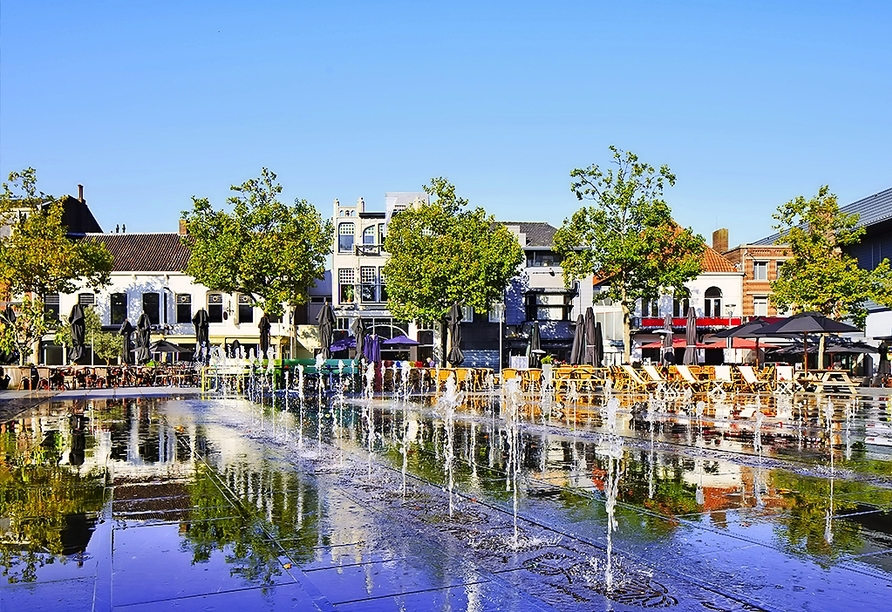 Der Hill Square liegt in der Innenstadt von Tilburg und ist ein beliebter Ort bei Einheimischen und Touristen. 