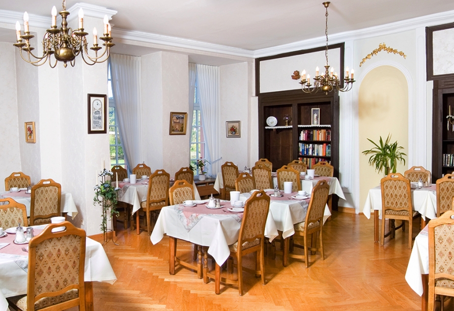 Genießen Sie ein reichhaltiges Frühstück im PRISMA Hotel Burg Bollendorf.