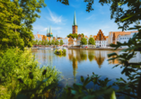 Lübeck ist die nächstgrößere Stadt.