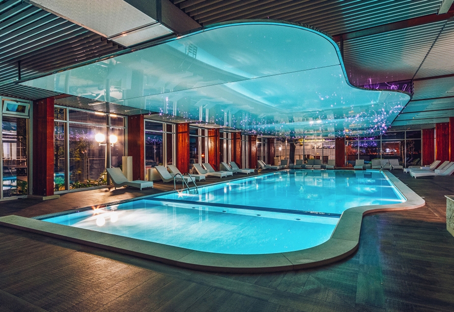 Hallenbad im Carine Hotel Delfin