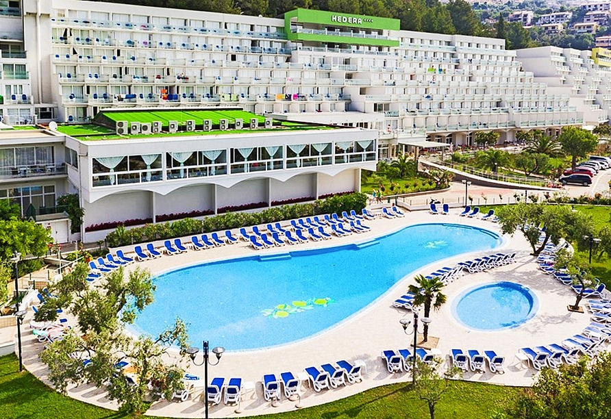 Abkühlung bieten die Pools im Hotelkomplex Maslinica Hotels & Resorts.