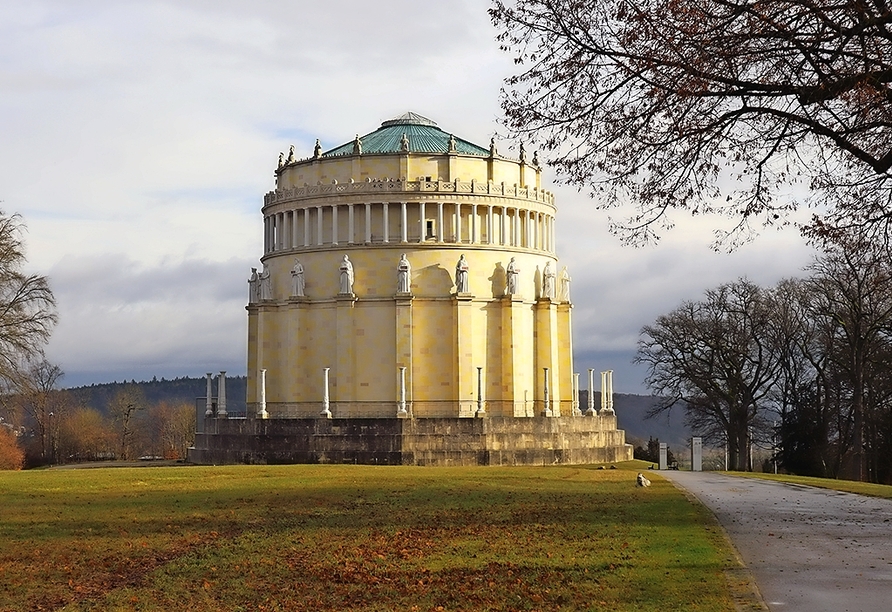 Besuchen Sie die eindrucksvolle Befreiungshalle in Kelheim auf dem Michelsberg. 