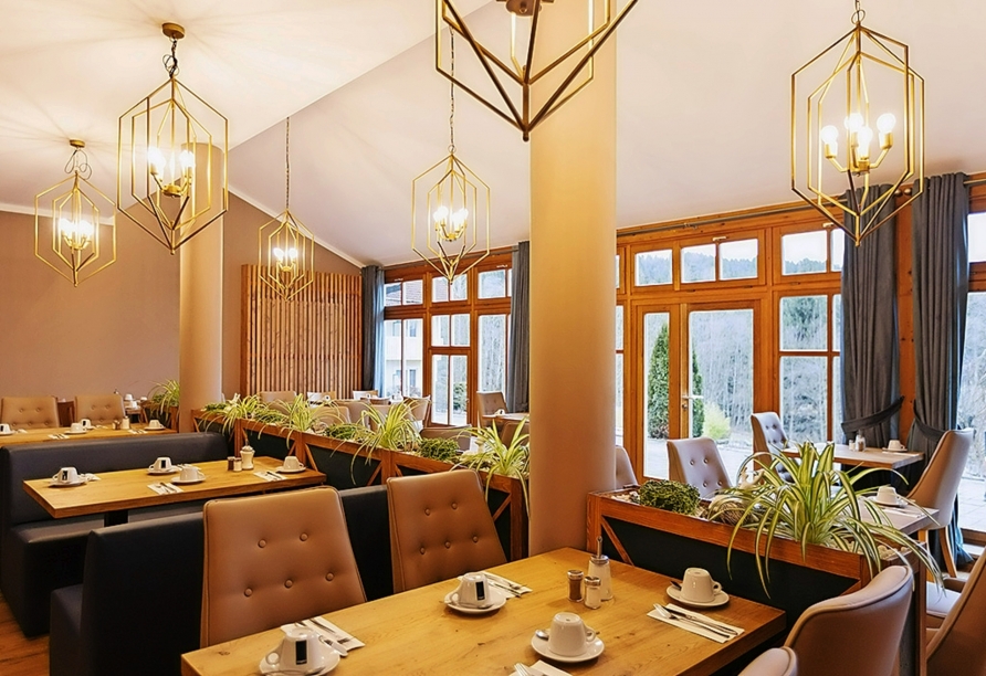 Im gemütlich eingerichteten Restaurant genießen Sie bayerische und böhmische Spezialitäten.