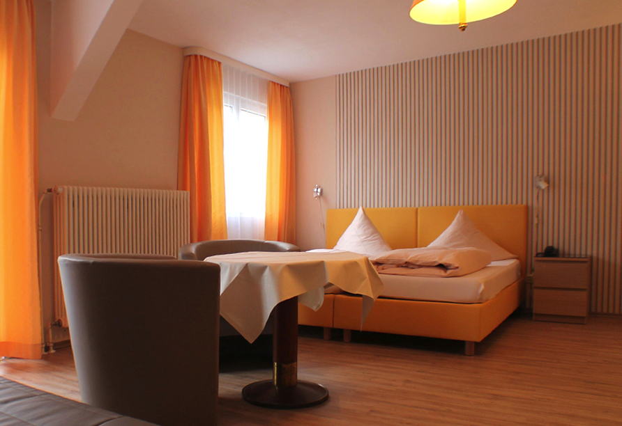 Beispiel eines Doppelzimmer Balkon im Kurhotel Quellenhof 