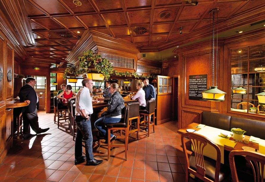 Kühle Getränke und eine freundliche Atmosphäre erwarten Sie in der Bar des Maritim Hotels Königswinter.