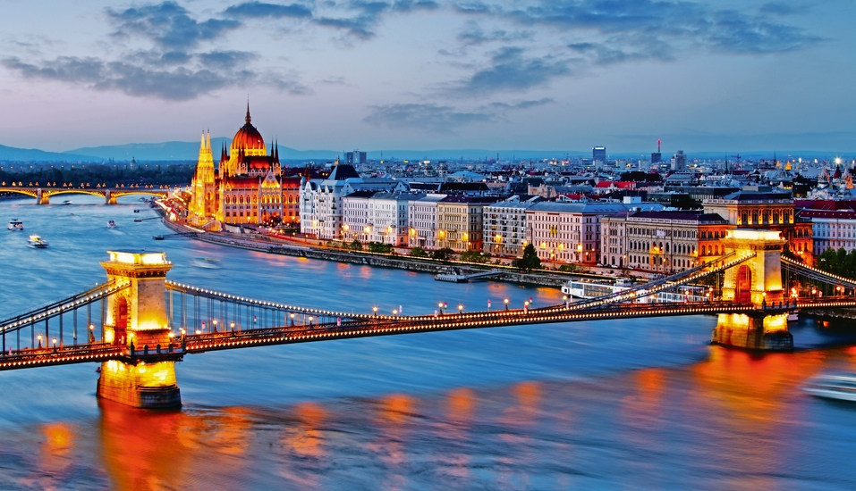 Entdecken Sie die pulsierende Metropole Budapest mit der DCS Amethyst!