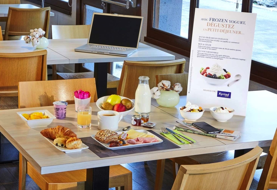 Genießen Sie Ihr Frühstück im Hotel Kyriad Tours Sud Chambray-lès-Tours.