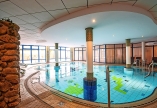 Das großzügige Hallenbad des Heide Hotels Reinstorf erwartet Sie.