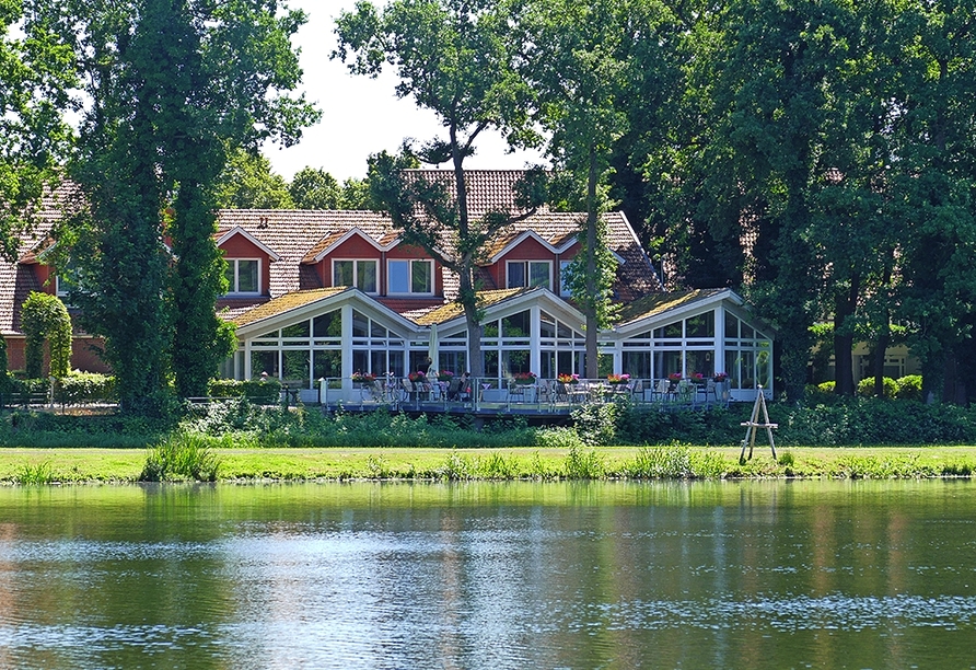 Das Hotel Saller See in Freren liegt direkt am See.