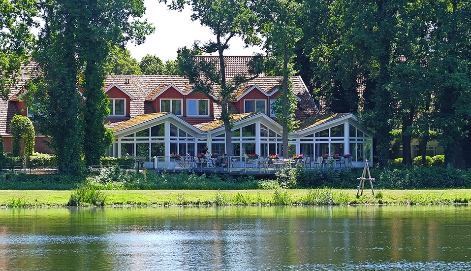 Das Hotel Saller See in Freren liegt direkt am See.