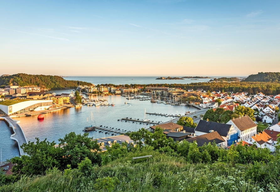 Mandal, die südlichste Stadt Norwegens, verzaubert mit einer gemütlichen Altstadt.