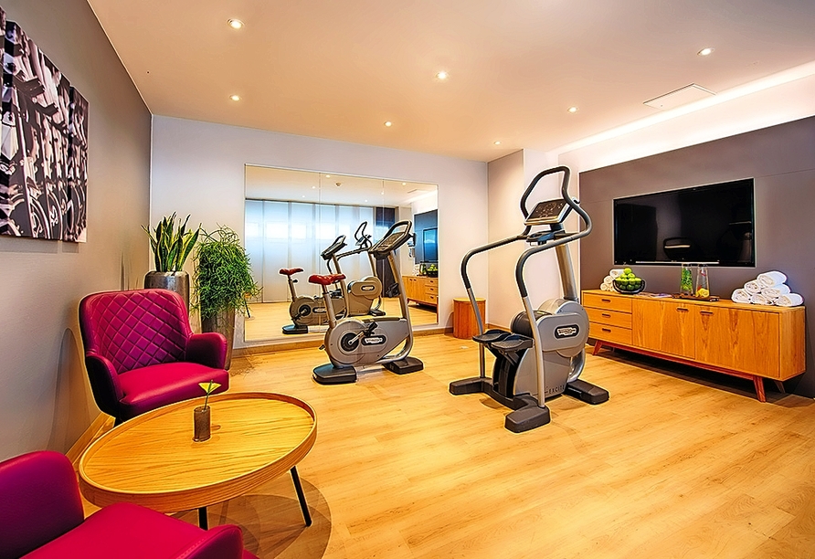 Powern Sie sich aus im Fitnessraum des Leonardo Hotels Munich Arabellapark.