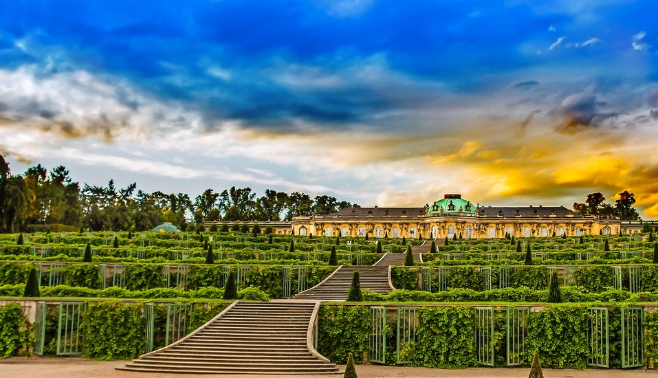 Das Schloss Sanssouci ist ein wahres Highlight in Potsdam – erleben Sie es selbst!