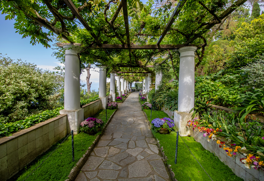 Die Villa San Michele ist eine Villa, die der schwedische Modearzt und Schriftsteller Axel Munthe in Anacapri auf der Insel Capri errichten ließ.