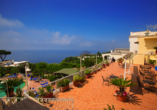Das Hotel Terme Saint Raphael bietet einen atemberaubenden Blick auf die Maronti-Bucht.