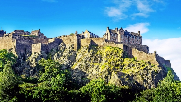 Das Edinburgh Castle gilt als eine der bedeutendsten Sehenswürdigkeiten Schottlands.