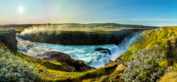 Blick auf den traumhaft schönen Gullfoss Wasserfall
