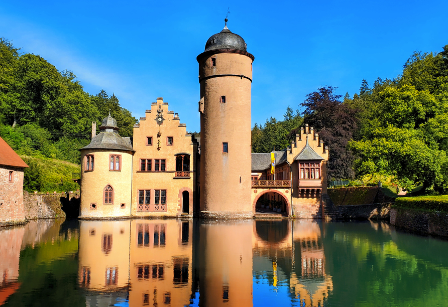 Besuchen Sie unbedingt das beeindruckende Schloss Mespelbrunn.