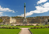 Unternehmen Sie einen Ausflug nach Stuttgart mit einzigartigen Sehenswürdigkeiten, wie dem Neuen Schloss.
