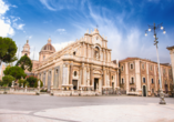 Die beeindruckende Kathedrale Sant'Agata an der Piazza del Duomo in Catania