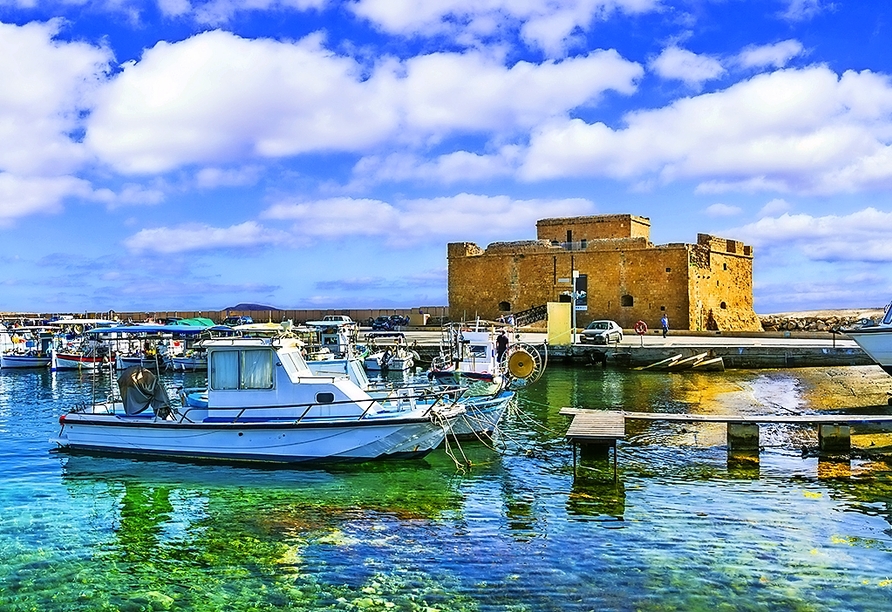 Statten Sie der mittelalterlichen Burg in Paphos einen Besuch ab.