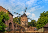 Eine historische Windmühle in Zons