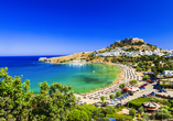 Lindos begeistert mit einem atemberaubenden Blick über das Meer.