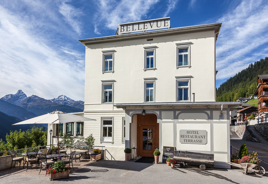 Willkommen bei schönstem Panorama im Hotel Bellevue in Wiesen Davos.