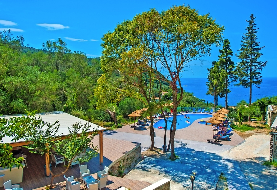 Das Hotel Blue Princess Beach Resort bietet einen einmaligen Panoramablick auf das Ionische Meer.