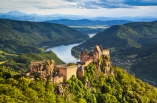Die Burg Aggstein thront hoch oben über der Wachau.