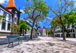 Die farbenfrohe Altstadt von Funchal lädt zum Flanieren ein.