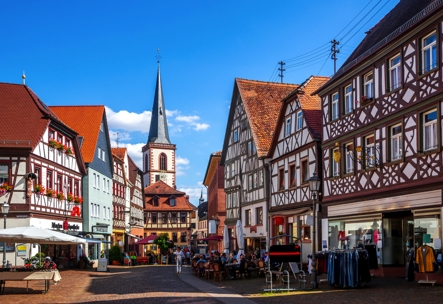 Lohr am Main glänzt mit bezaubernden Fachwerkhäusern.