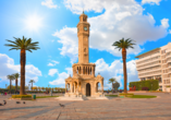 Der Uhrturm von Izmir ist ein ca. 25 Meter hohes Wahrzeichen. (Reiseroute 23.04.27)