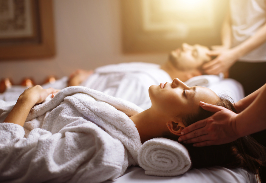 Genießen Sie eine wohltuende Massage.
