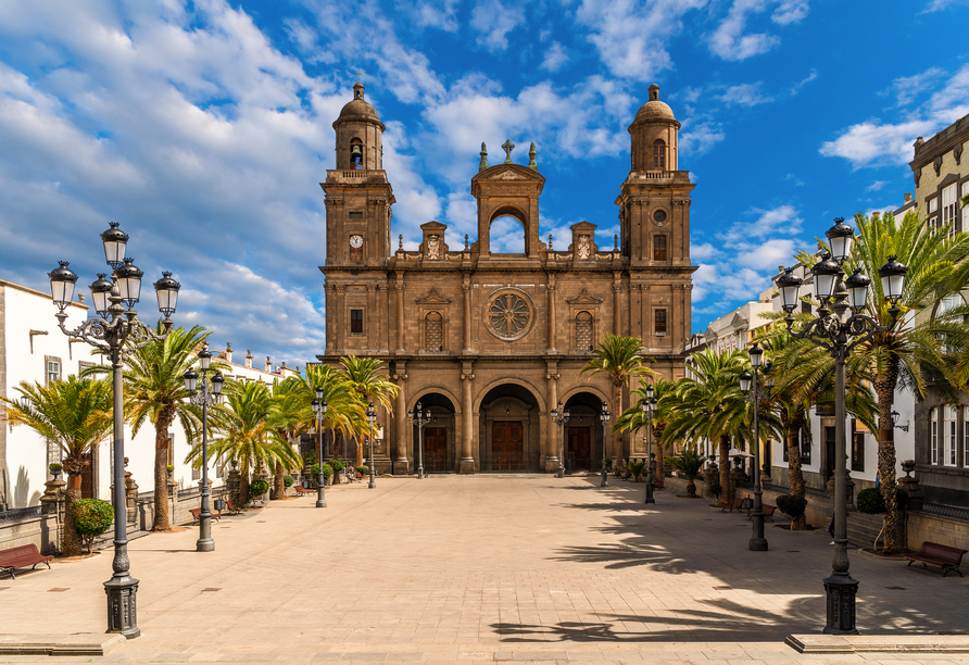 Die Kathedrale Santa Ana Vegueta in Las Palmas auf Gran Canaria (je nach Reiseroute)